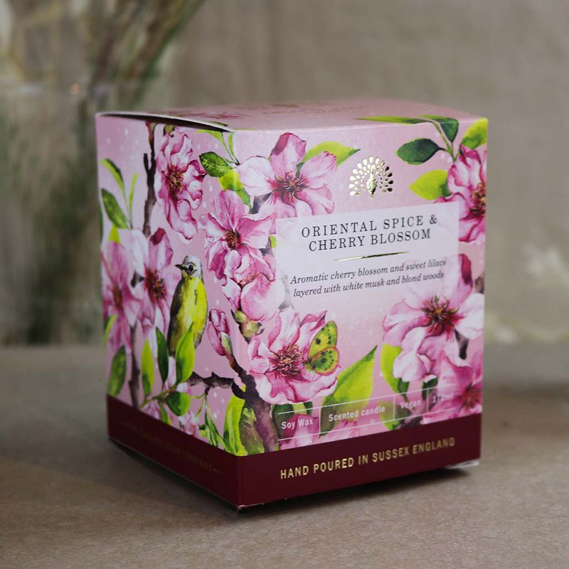 ENGELSK SÆBE C° 170g stearinlys - Orientalsk krydderi og kirsebærblomst