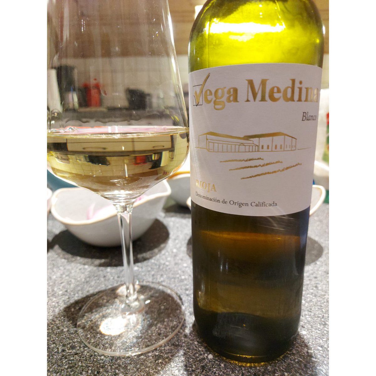 Young white wine D.O.Ca. Rioja Vega Medina