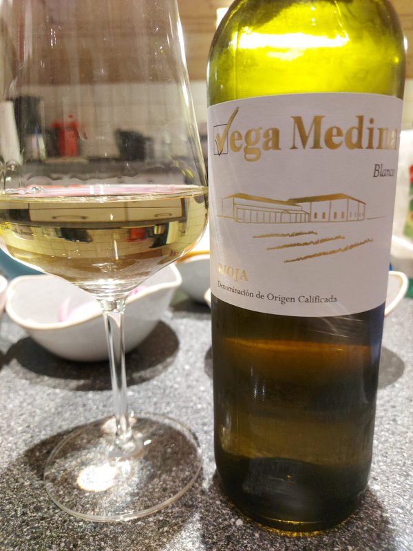 Young white wine D.O.Ca. Rioja Vega Medina