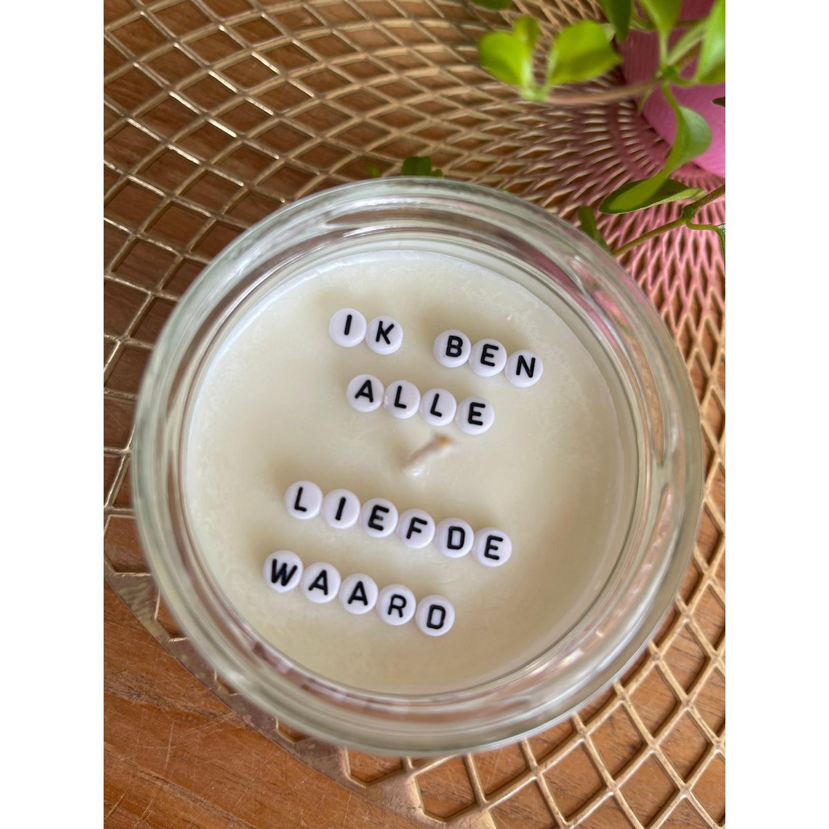 Hidden message candle with essential oil from DoTerra - Rose quartz gemstone - I am worthy of all love