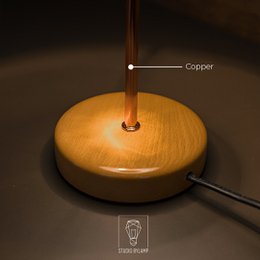 Drewniany abażur Lampa stołowa Biały Kapelusz Brązowy korpus