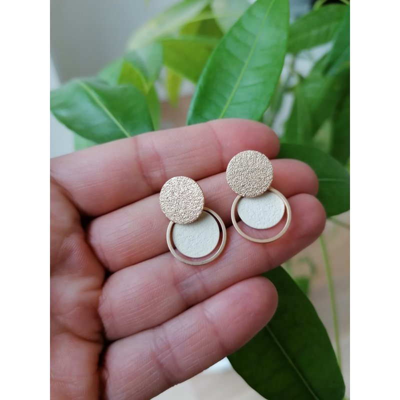 Thea (gold-white)