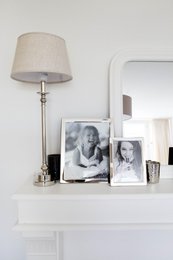 EDZARD Salerno photo frame for photos (DIN A4 - 21 x 29.7 cm), elegant silver-plated, tarnish-proof, 2 hangers