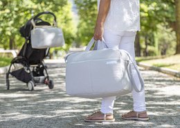 Crossbody barselstaske til barnevogn og hospital. Praktisk og elegant organisatortaske med stor kapacitet. Produkt fremstillet i Spanien.