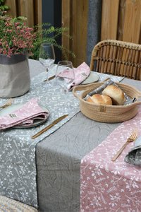 SIZO Handmade Collection Table runner flower 40x150 cm