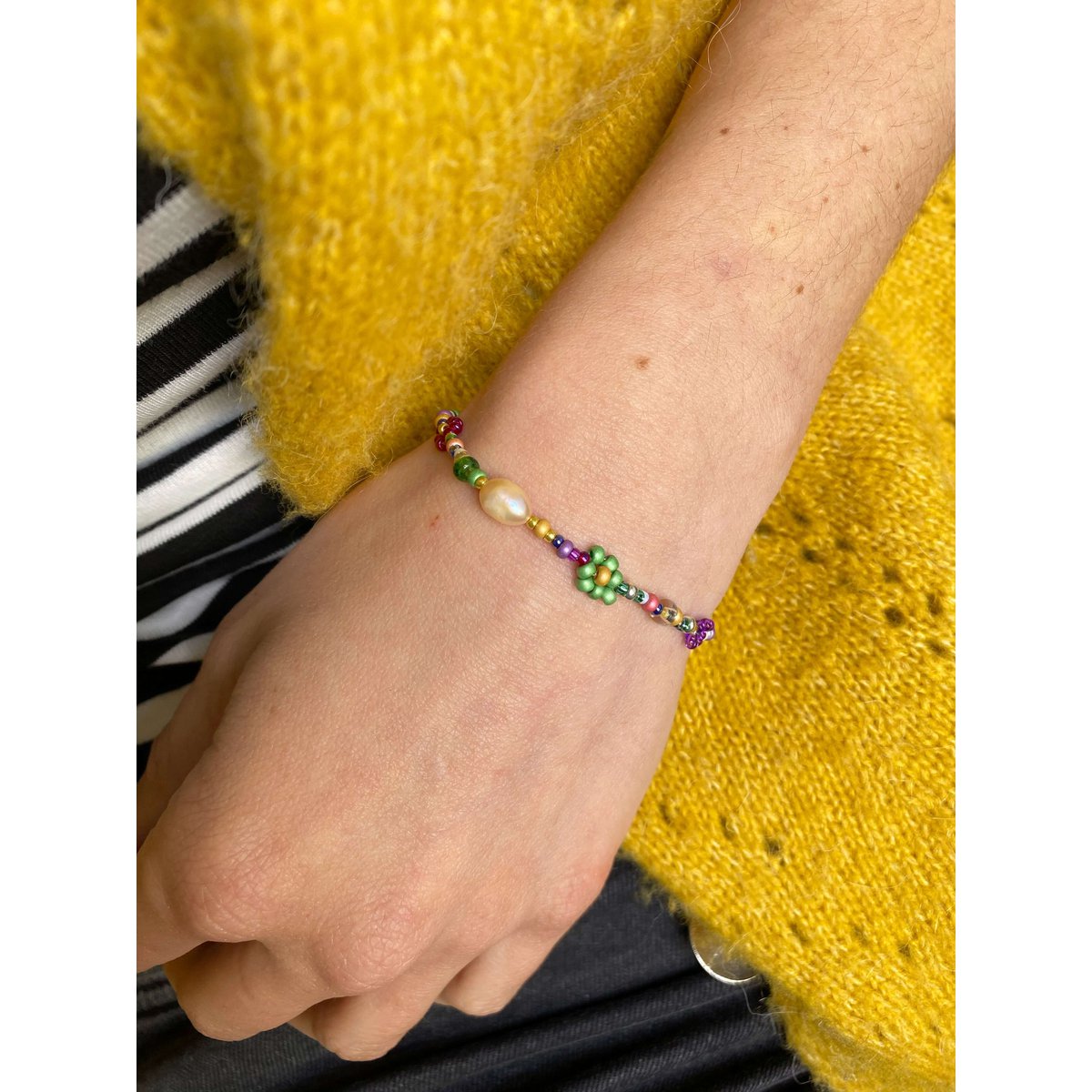 armband BLOEMEN groen en parels