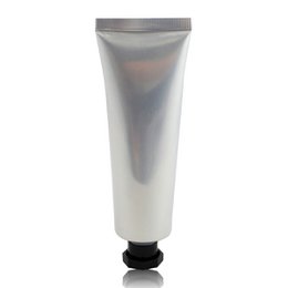 Crema per le mani e crema per le unghie