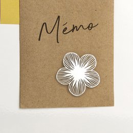 Karta z 3 naturalnymi metalowymi magnesami nr 2