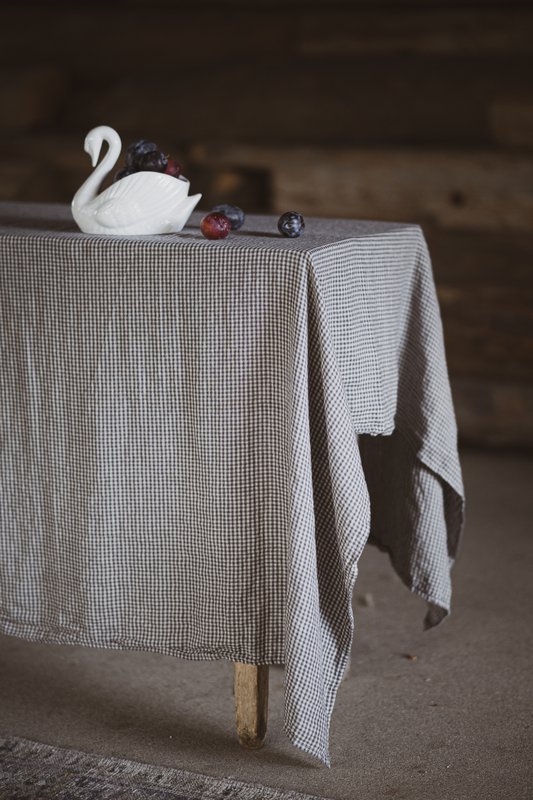 Ademend en hypoallergeen linnen tafelkleed in 25 prachtige kleuren