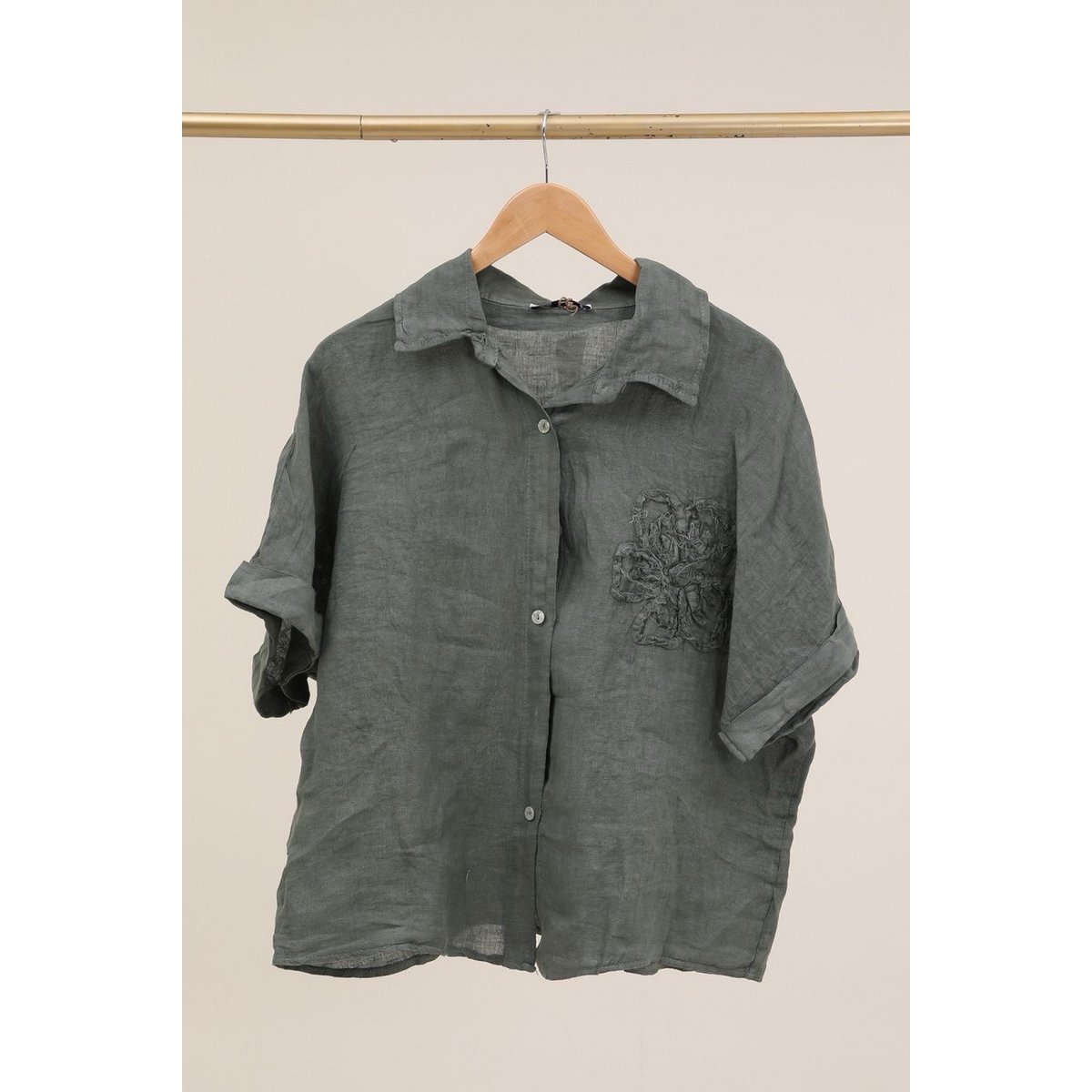 Shirt with a linen flower Ref. 20341