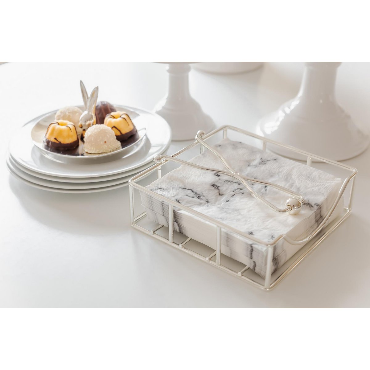 EDZARD napkin holder Atlas, for paper napkins, noble silver-plated, tarnish-protected, 19 x 19 cm