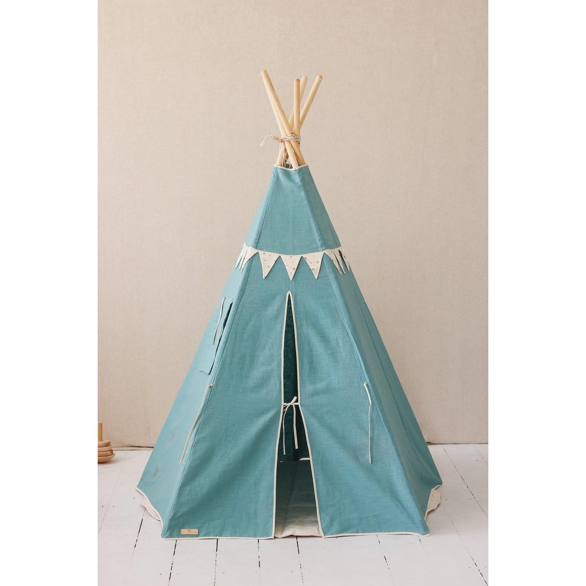 Tipi „Gold Star“ mit Girlande und Matten-Set