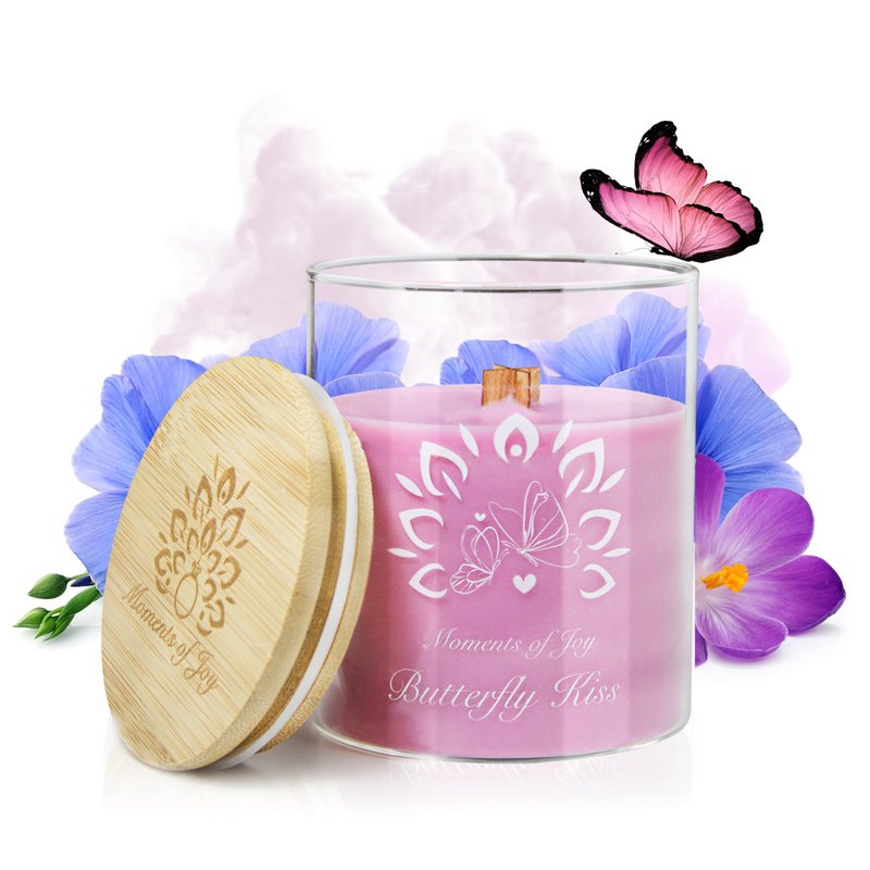 Decorative candle with fresh meadow scent & crackling wooden wick: Butterfly Kiss
