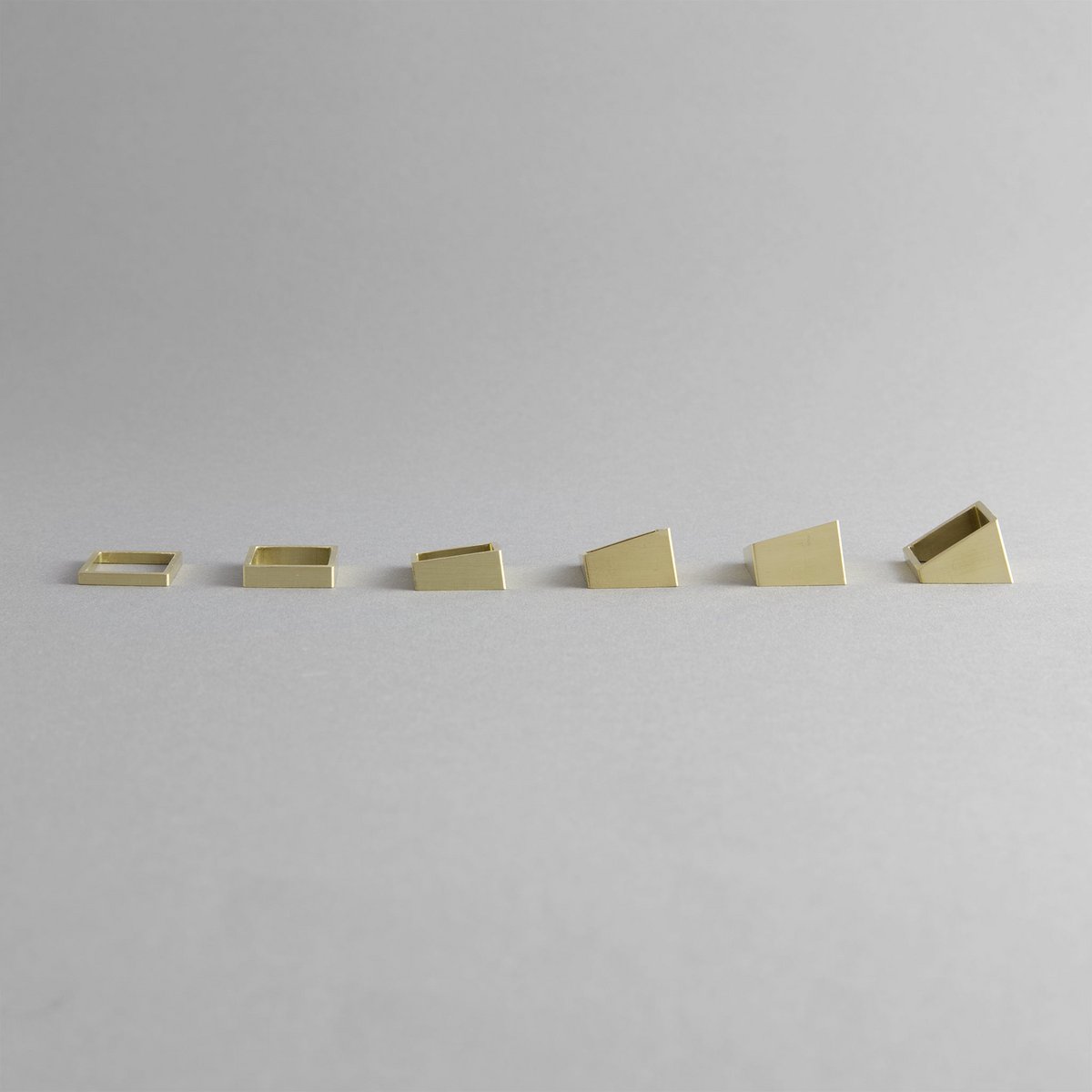 BRASS SQUARE RING