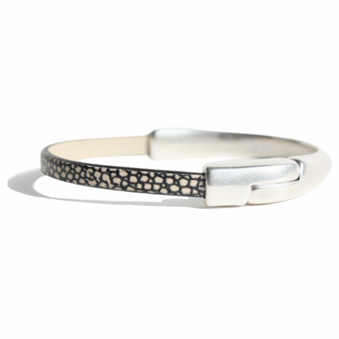 AMACAYACÚ (bedrucktes) Lederarmband mit Magnetverschluss
