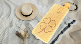 Keyhanger Old Dutch Flat 4 Leaf Clover