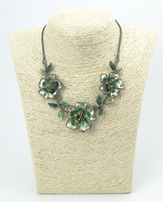 Metallblumenhalskette mit Hämatitbeschichtung