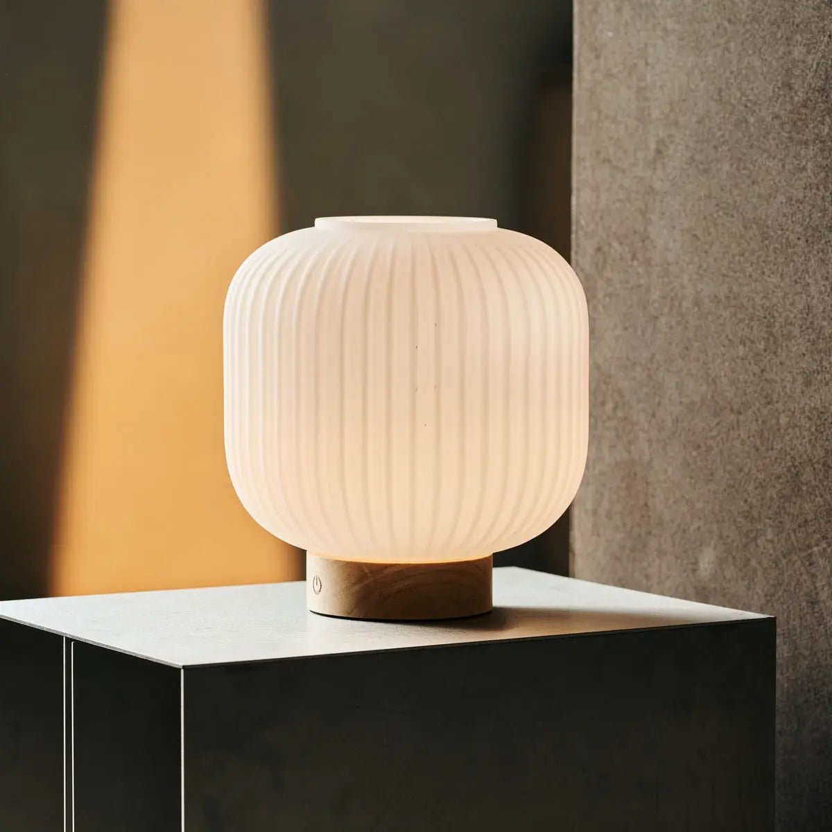 Lampe rechargeable unique Lyla marron clair