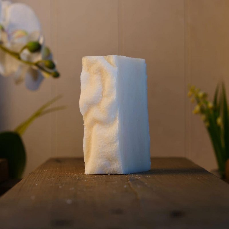 Neutral surgras soap (with goat's milk)