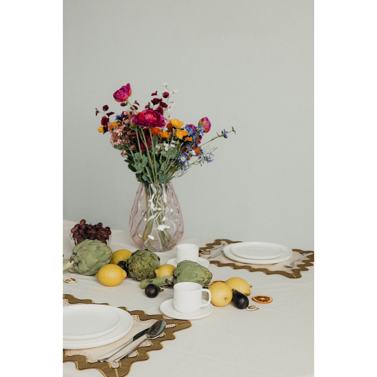 Gisèle Scallop napkins with embroidered detail (set of 2)