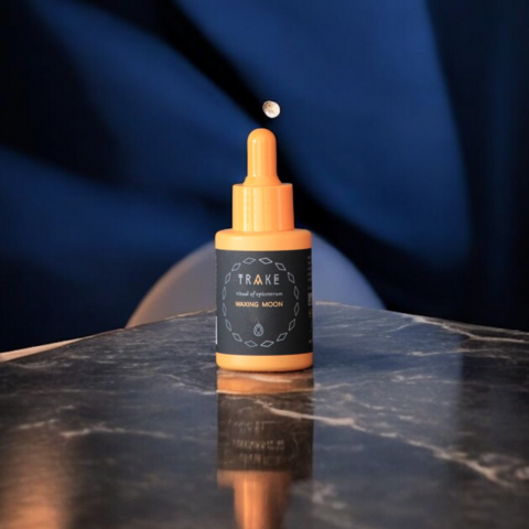 Waxing Moon Essential Oil Blend – Cinnamon, Clove & Peppermint – Energy, Focus, Moon Ritual, Vegan - 30 ml