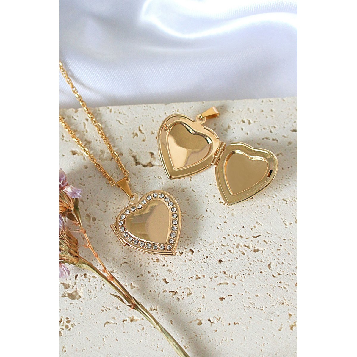 Collana con medaglione a cuore con specchio CZ 24K