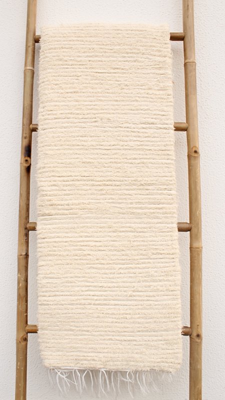 Bellezza sostenibile per la tua casa: tappeto tessuto a mano realizzato con materiali riciclati ♻️✨