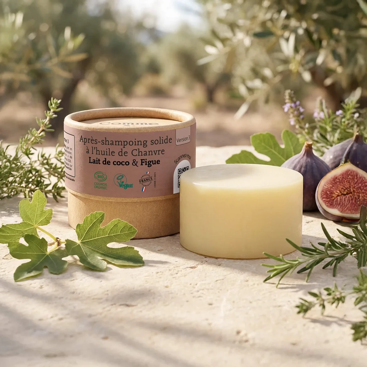 Solid conditioner with hemp oil
