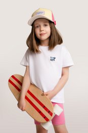 Camiseta hecha de algodón con bordados cardíacos