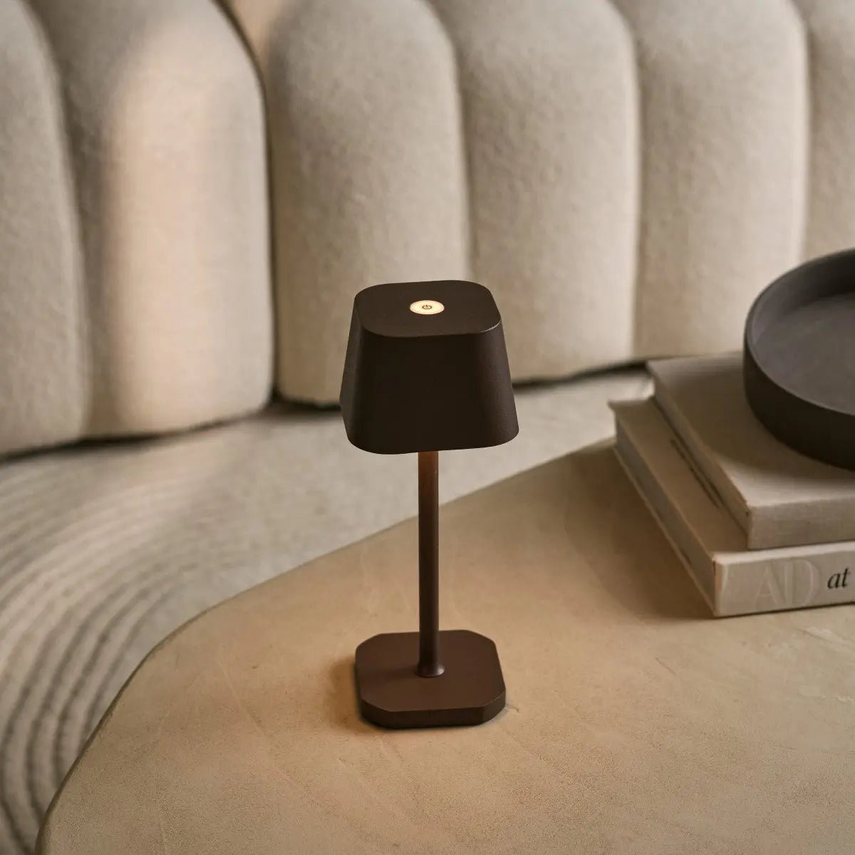 Lampe de table rechargeable marron moka Ava