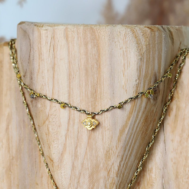 Collar trenzado tejido con colgante de diamantes Polki