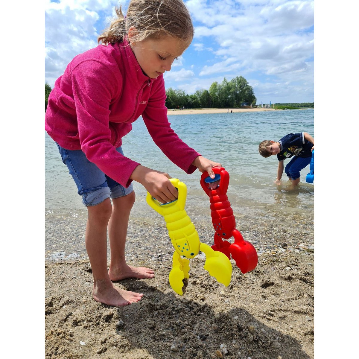 Sand Snapper, żółty chwytak do piasku w kształcie kraba