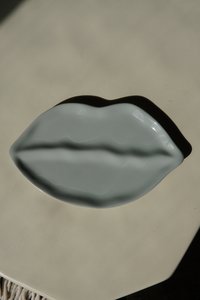 Sisi bord, lippen grijs