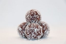 Energy Ball - GINGER - BULK 1Kg. Organic, raw, vegan superfood energy balls made with ginger, coconut, and other wholesome ingredients.