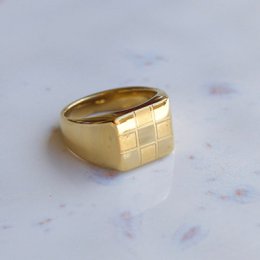 Sacra - Anillo Bloque Cuadros Geométricos Dorado