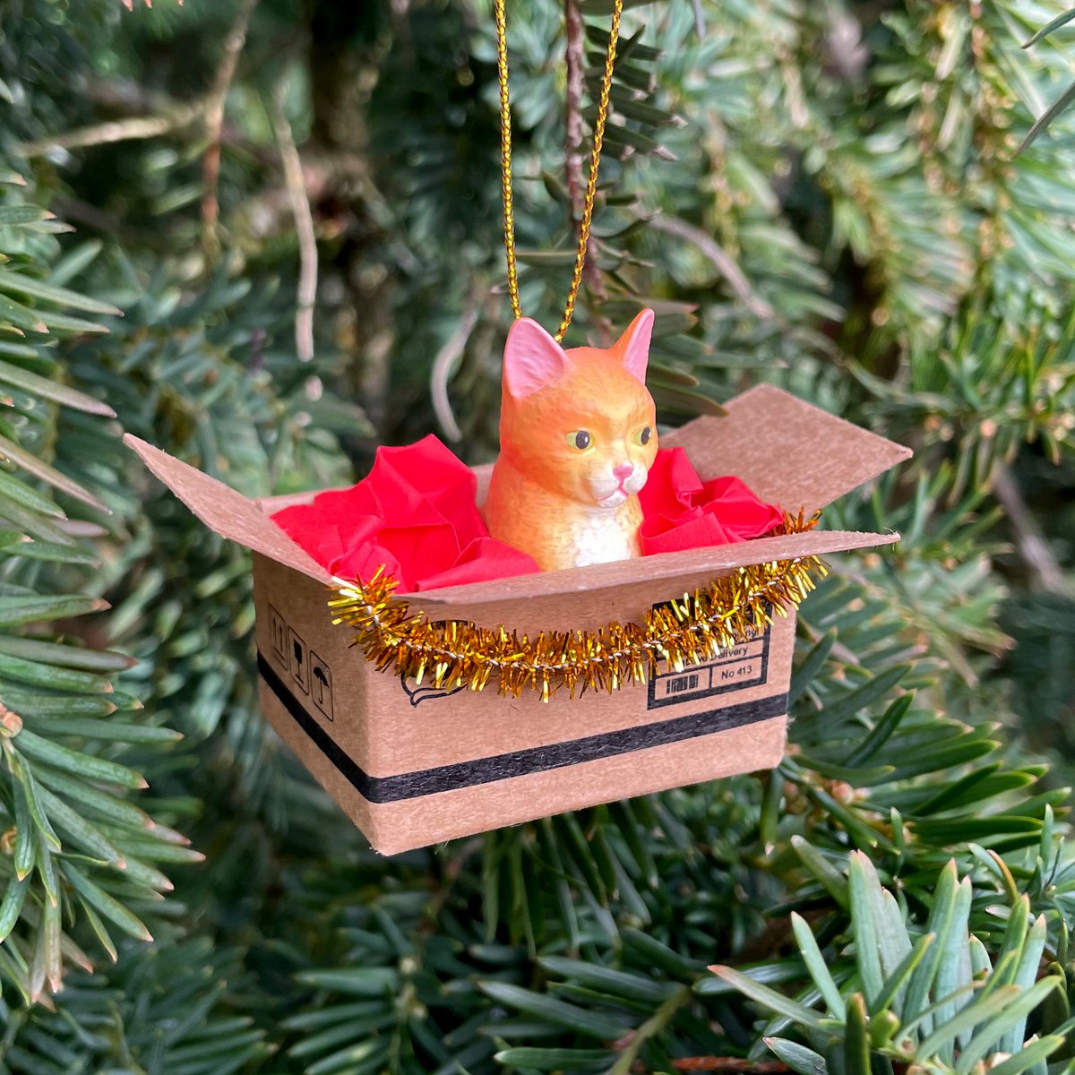 Adorno navideño de gato hecho a mano naranja en mini caja