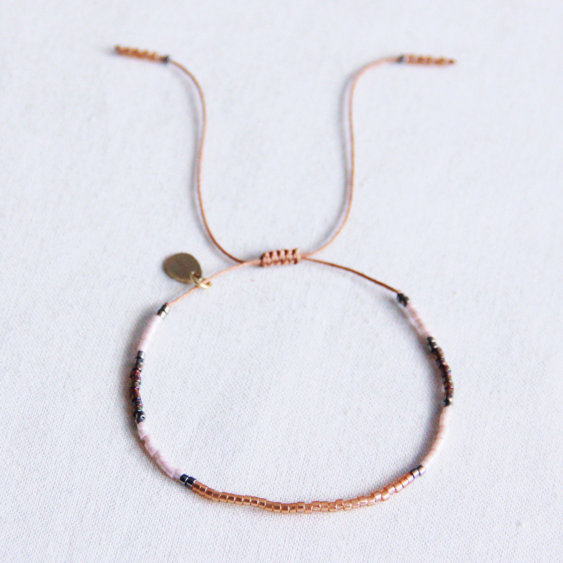 FW106 - Miyuki armbånd cognac / nøgen