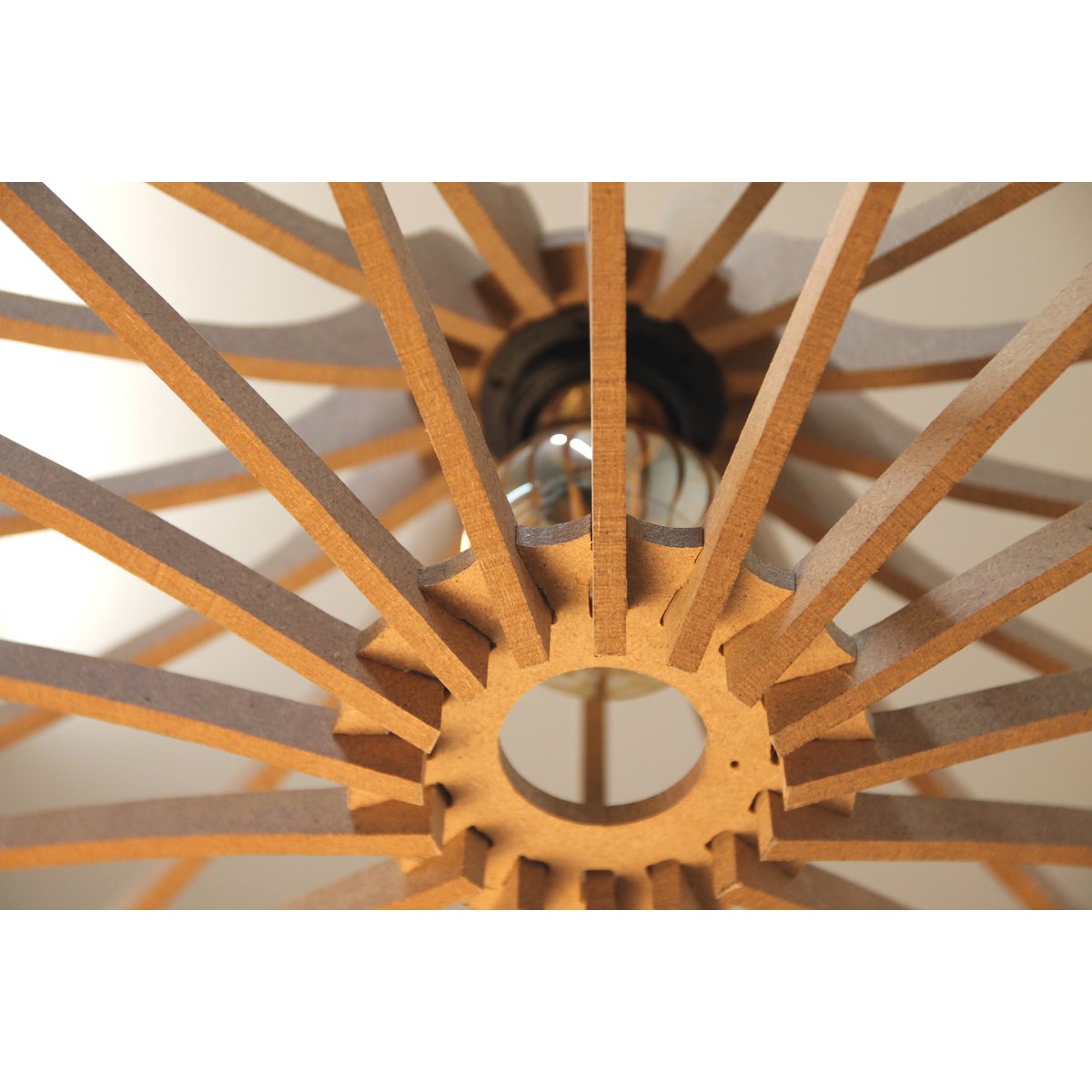 Suspension Design bois D65cm  SINGING BRUT
