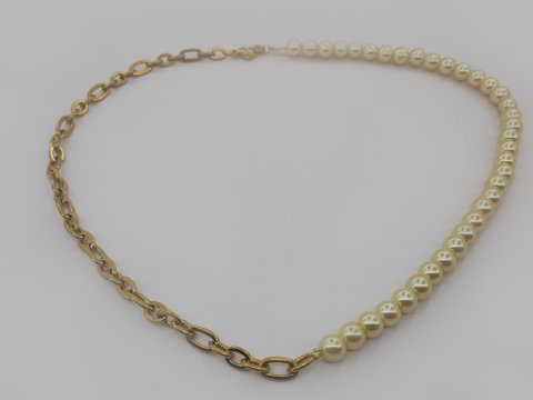 %2368 Unisex-Halskette mit goldfarbenen Perlengliedern