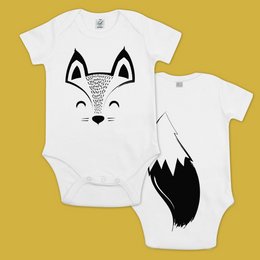 Organic cotton baby bodysuit with short sleeves and a cute fox design. Available in sizes 0-3 months and 6-12 months.