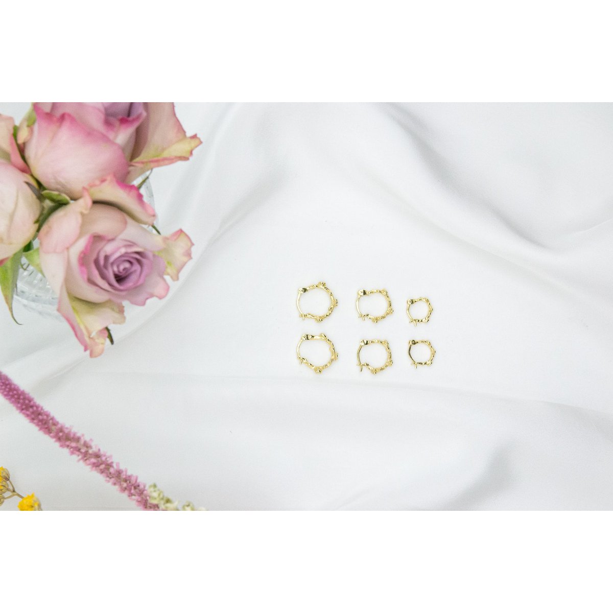Pendiente rosey chapado en oro de 18k