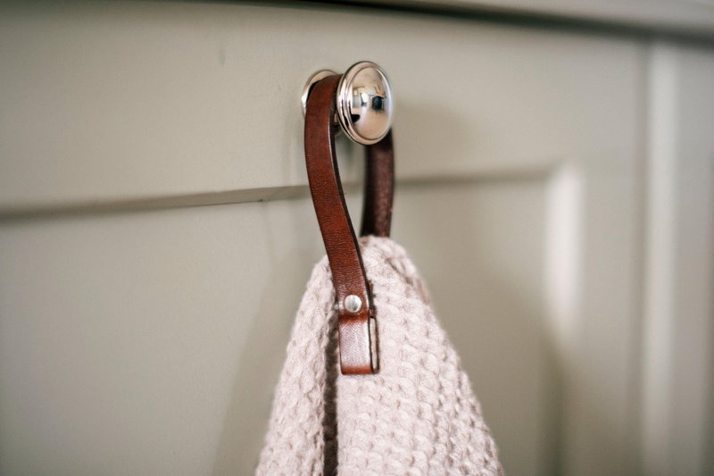 Magnetische Handtuchhalter aus braunem Leder im 2er-Pack