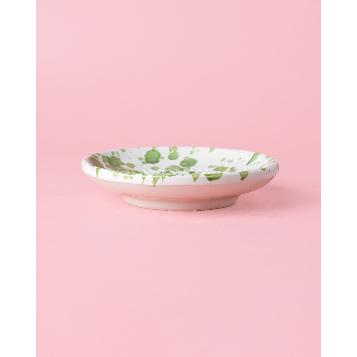 Ceramic Plate Garlic and small cheese gravel