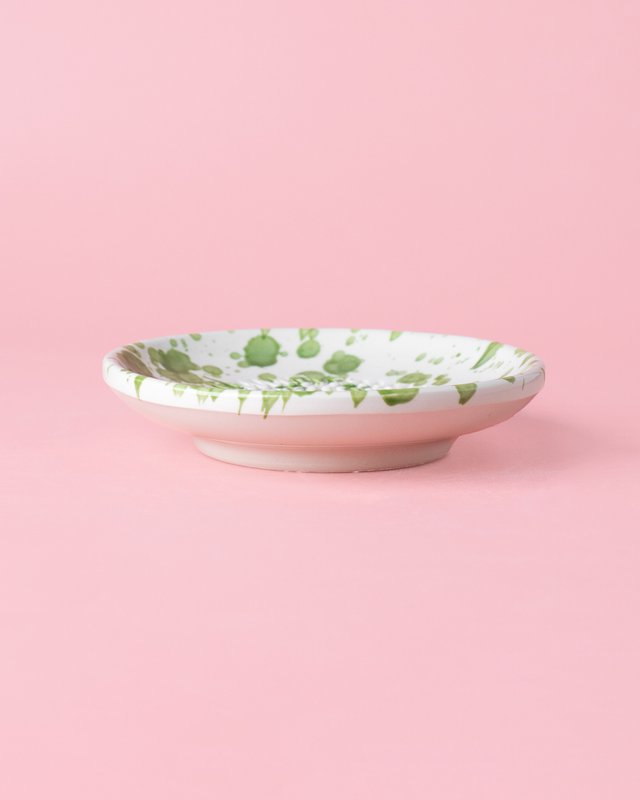 Ceramic Plate Garlic and small cheese gravel