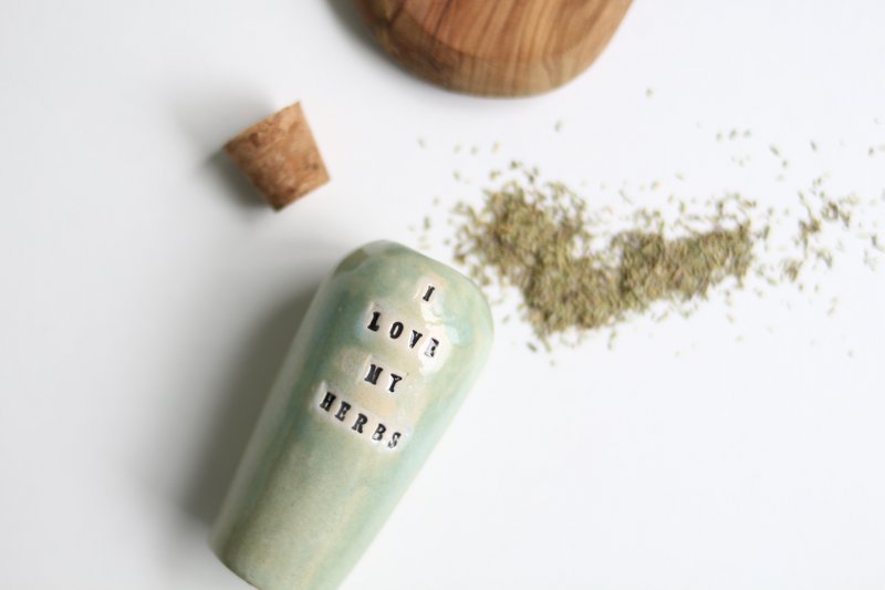 Geschenkset met kruidenpotje en rozemarijn
