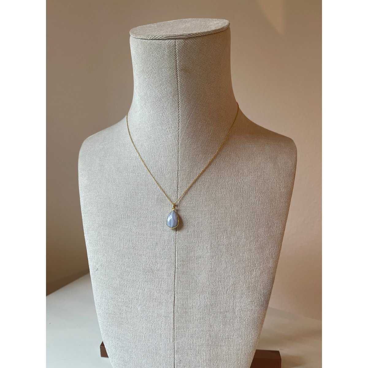 Bonbons aux gemmes | Collier Calcédoine Bleue