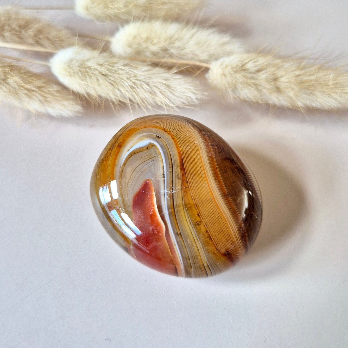 Sardonyx Palm Stone - Mächtiger polierter Stein für Gleichgewicht und Selbstvertrauen (5–10 cm)