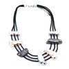 Zwart leren fashion collier met metalen decoratie in zilver