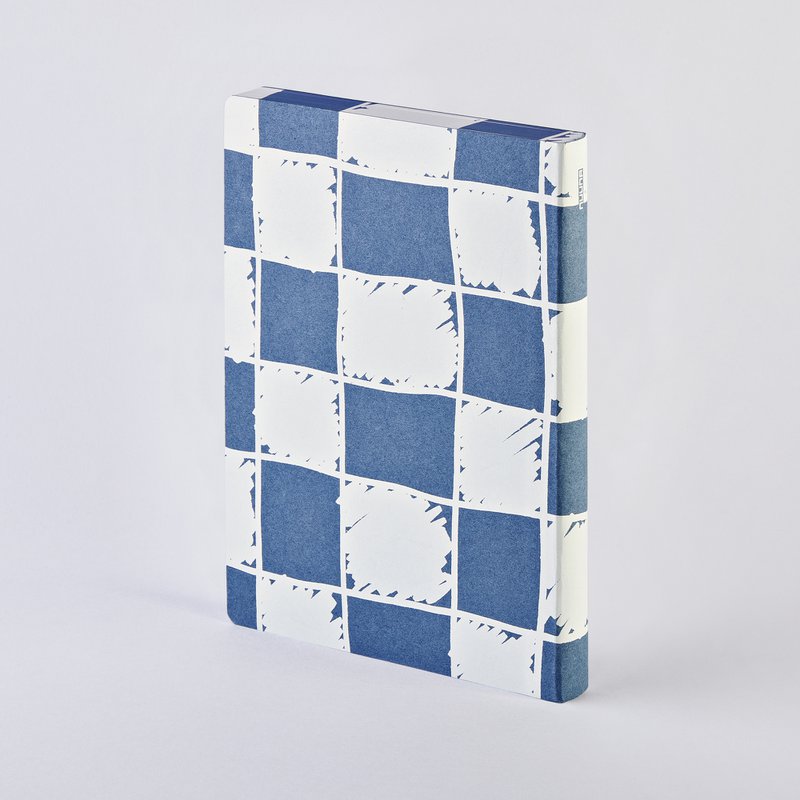 Frække tern - Graphic L | Notesbog A5+ | Stiplet Journal | 3,5 mm prikker | 256 nummererede sider | 120g Premium-papir | genbrugt denim-materiale | bæredygtigt produceret i Tyskland