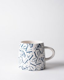 Taza de amor – pieza de cerámica única hecha a mano con un corazón